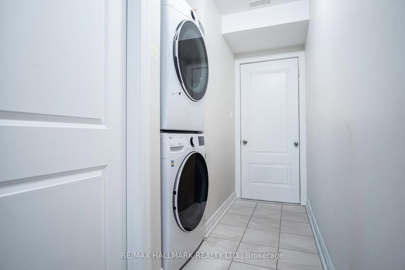 35 Roberta Drive, Unit 2 - Photo 8