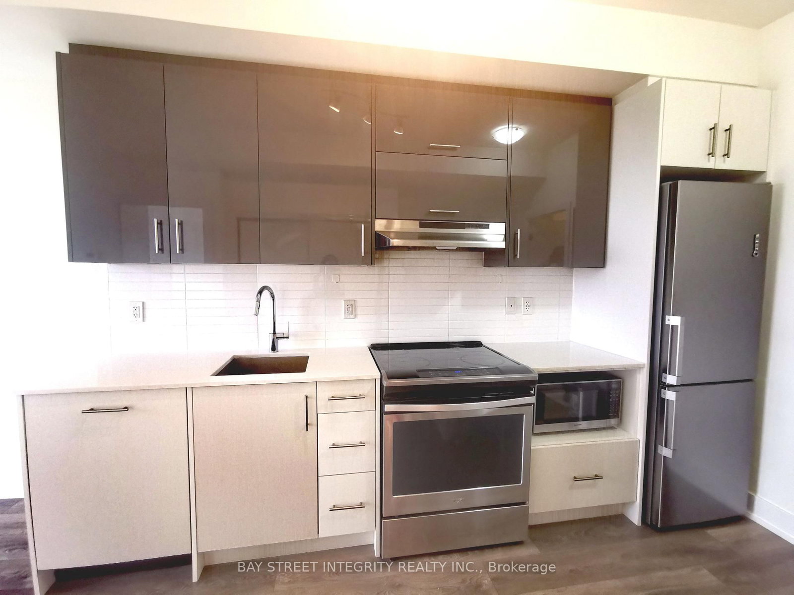 180 Fairview Mall Drive, Unit 1607 - Photo 2