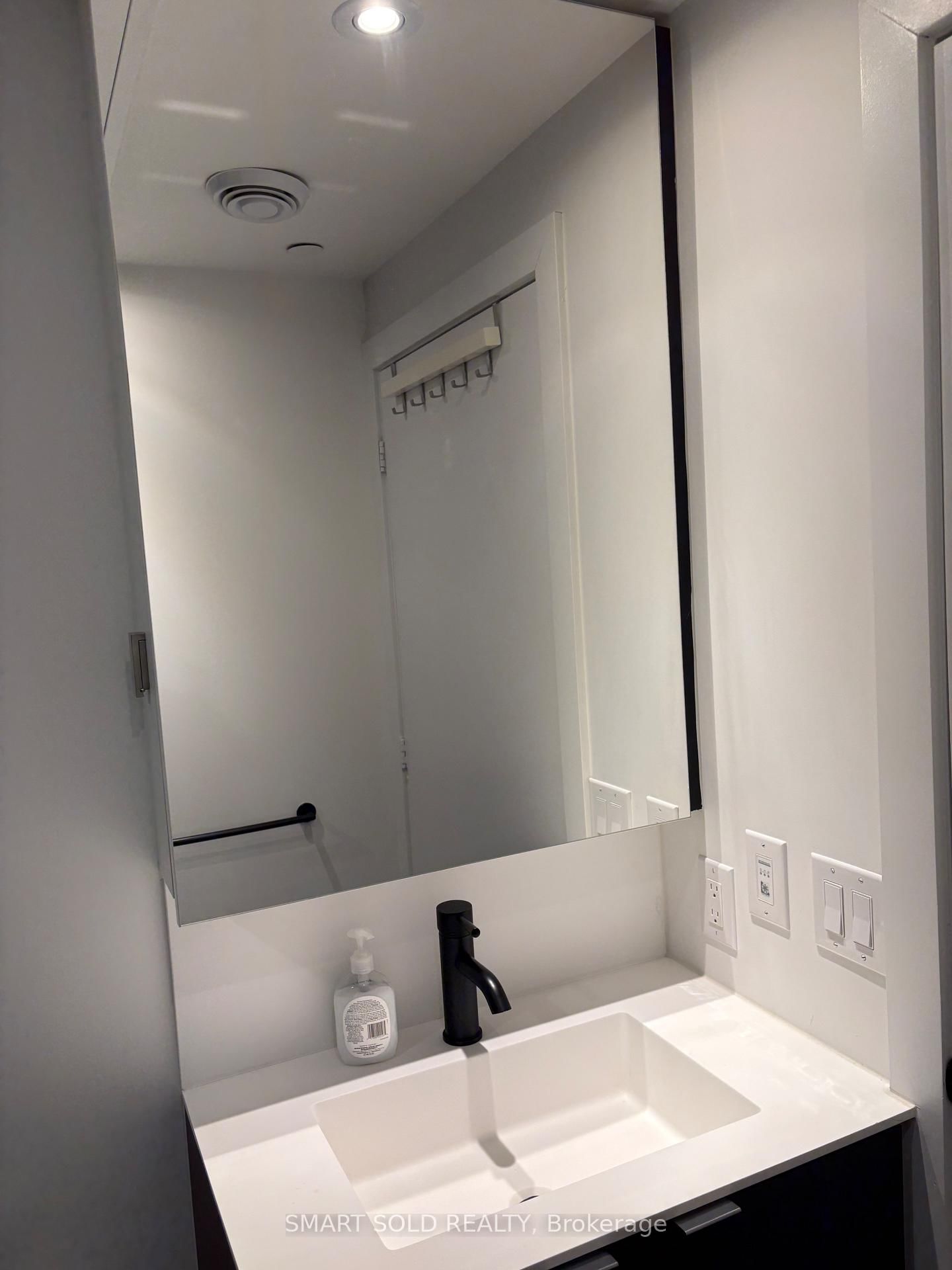 20 Edward Street, Unit 904 - Photo 17