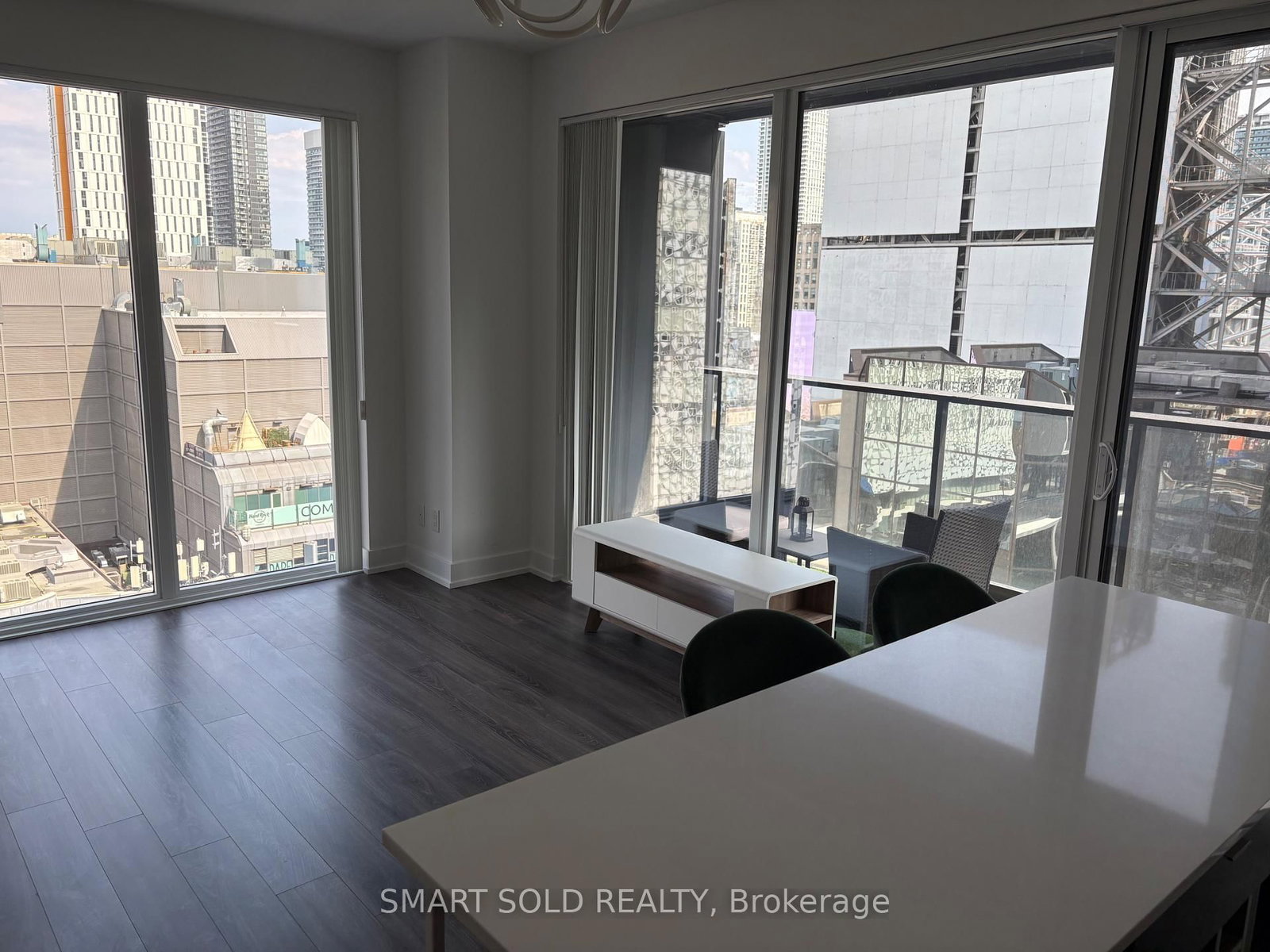 20 Edward Street, Unit 904 - Photo 32
