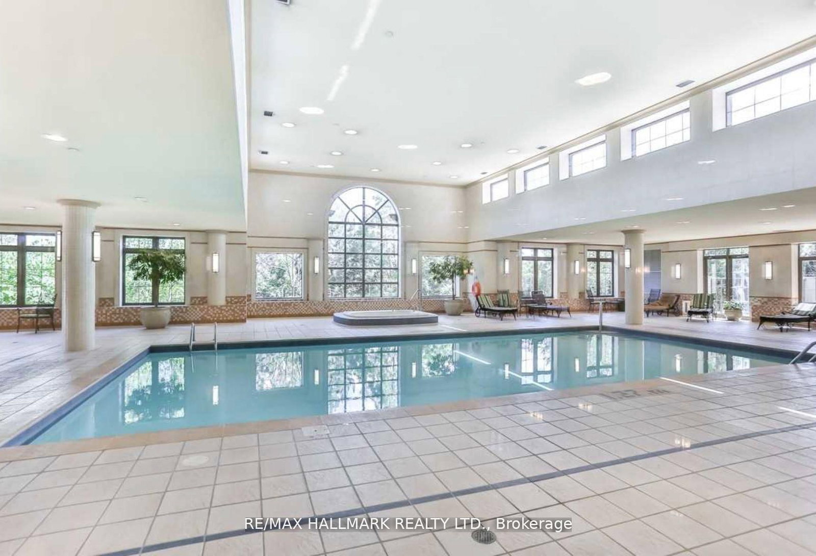 80 Harrison Garden Boulevard, Unit 927 - Photo 26