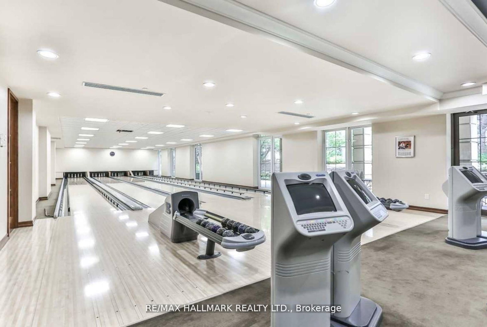 80 Harrison Garden Boulevard, Unit 927 - Photo 29