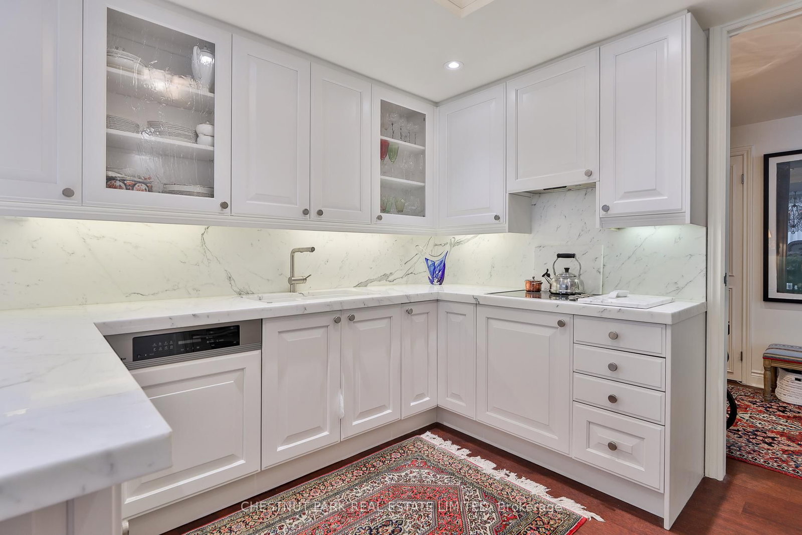 77 Avenue Road, Unit 204 - Photo 15