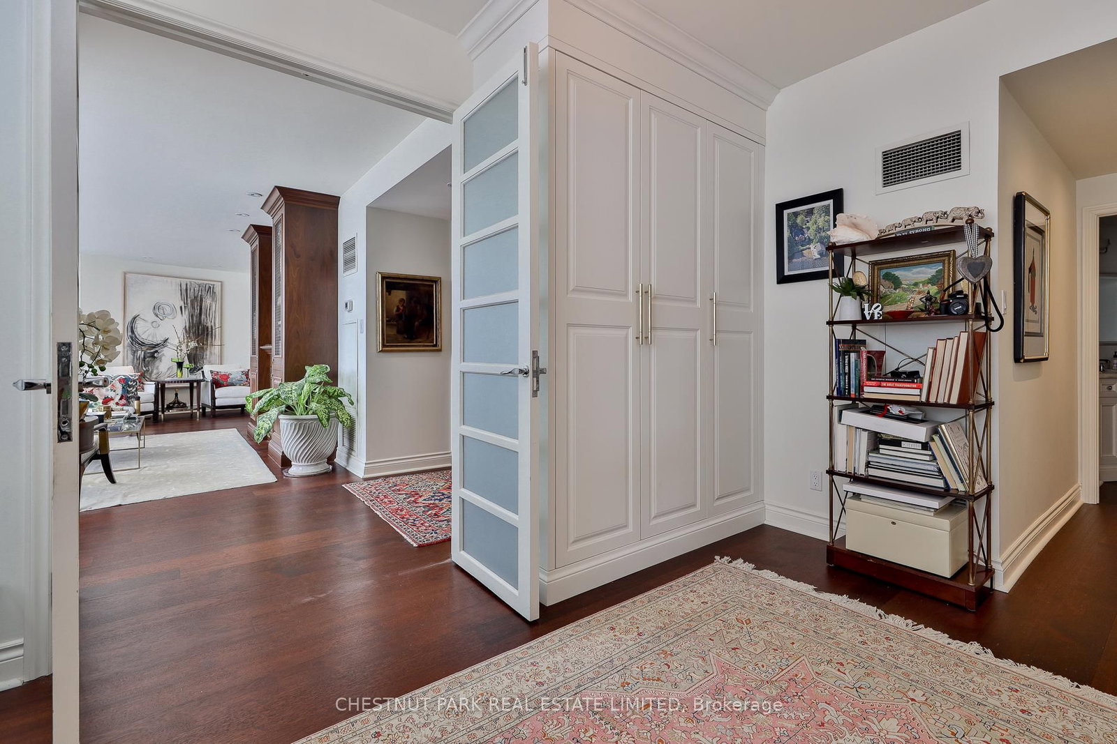 77 Avenue Road, Unit 204 - Photo 23