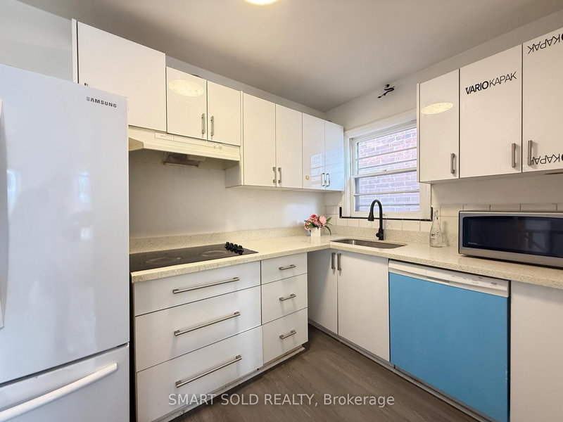 204 Cameron Ave, Toronto, M2N 1E5 | Image 3