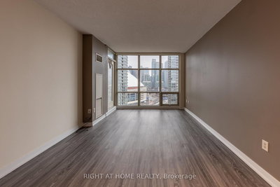 35-35 Mariner Terrace, Toronto, Ontario image-0-1