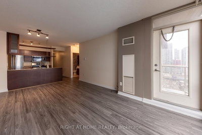 35-35 Mariner Terrace, Toronto, Ontario image-0-3