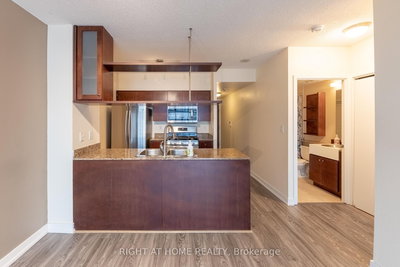 35-35 Mariner Terrace, Toronto, Ontario image-0-4