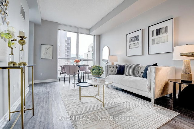 2610 - 761 Bay Street