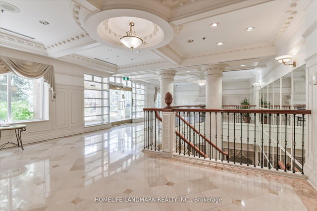 206 - 18 Sommerset Way