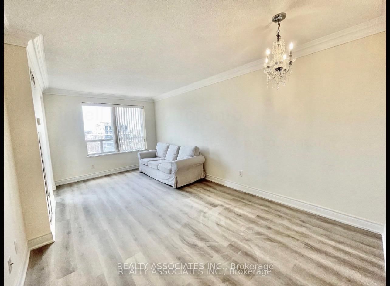 2 Clairtrell Road, Unit 815 - Photo 32