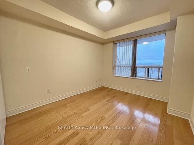 2 Clairtrell Road, Unit 815 - Photo 43