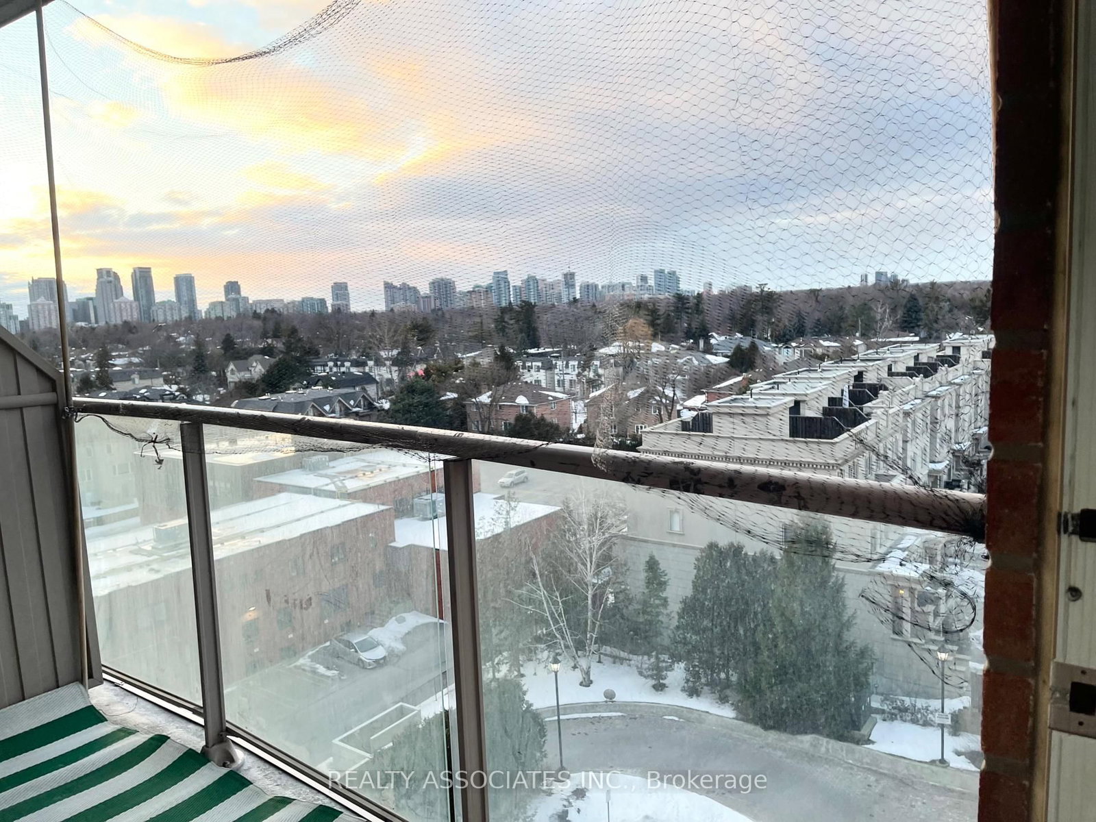 2 Clairtrell Road, Unit 815 - Photo 44