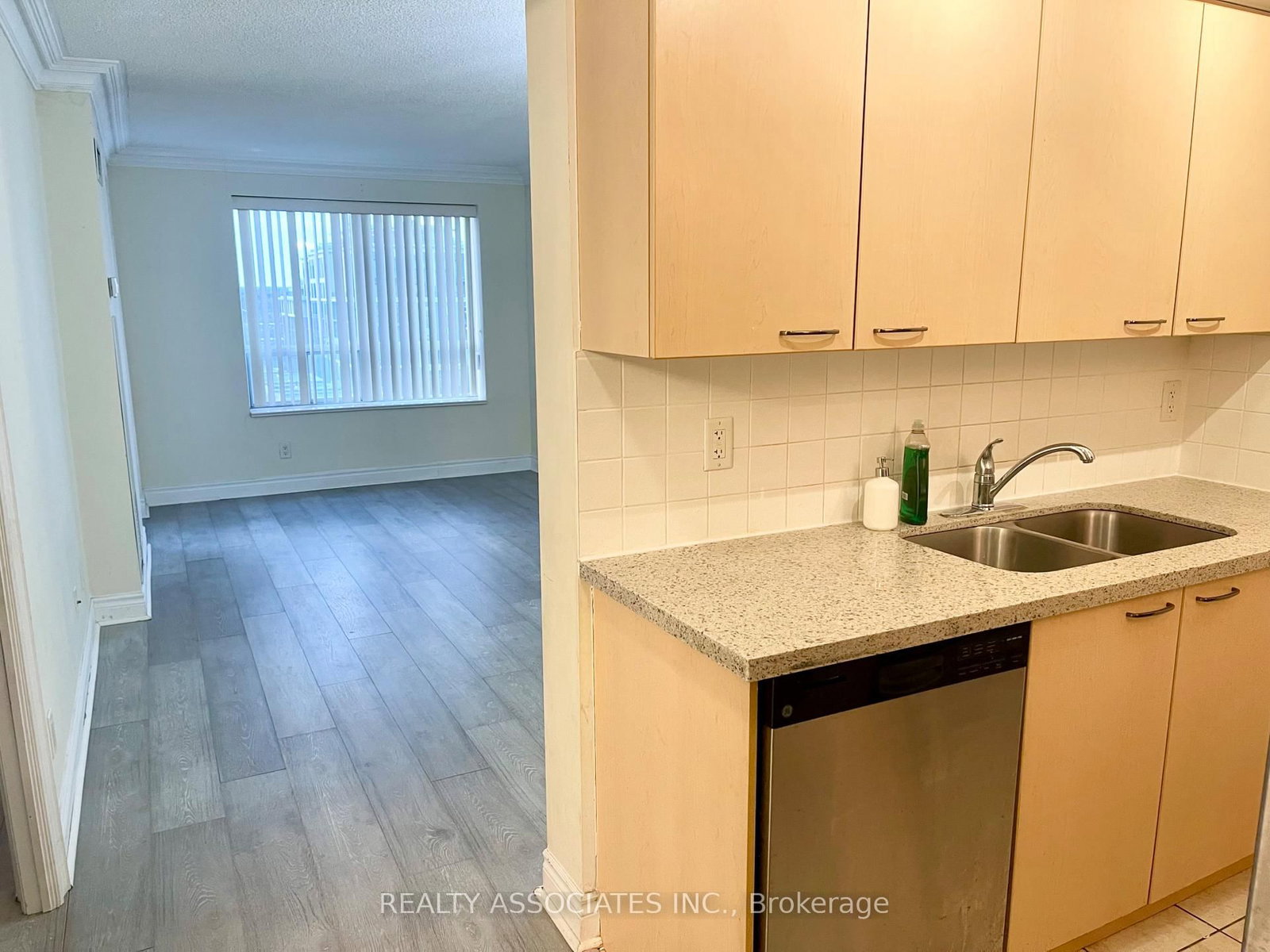 2 Clairtrell Road, Unit 815 - Photo 45