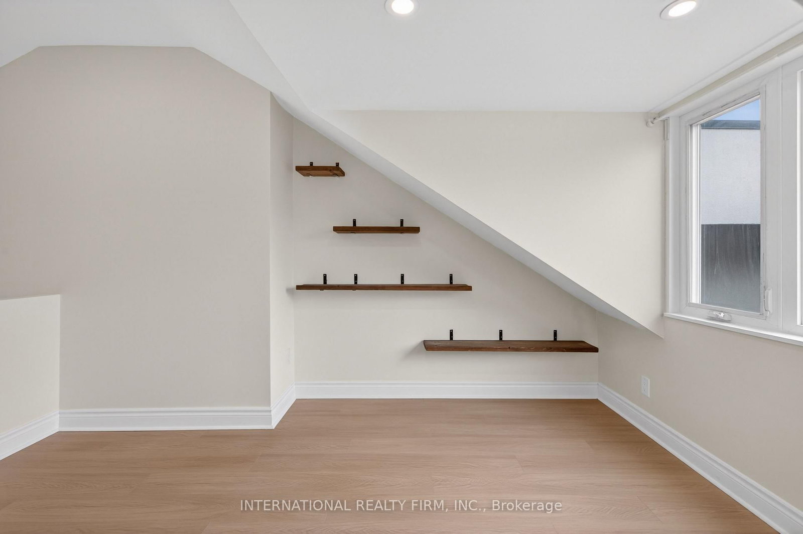 269 Ontario Street, Unit 1 - Photo 12