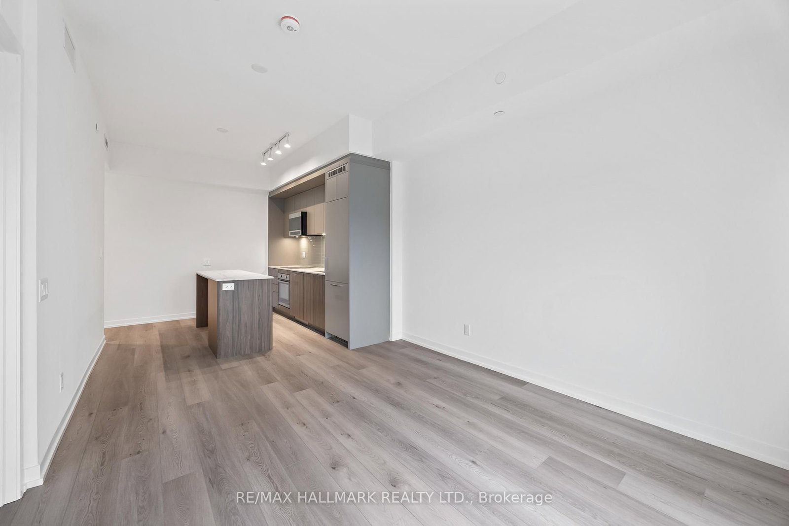 863 St. Clair Avenue W, Unit 403 - Photo 10