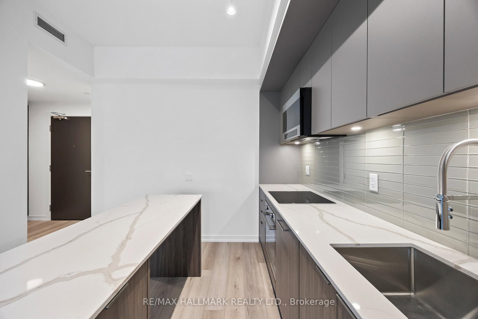 863 St. Clair Avenue W, Unit 403 - Photo 11