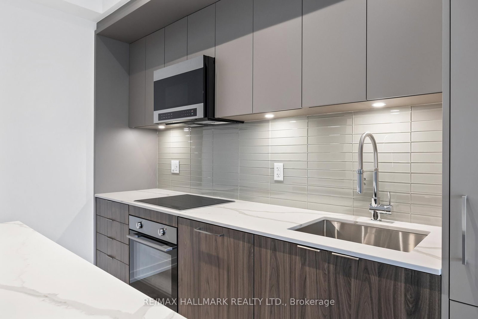 863 St. Clair Avenue W, Unit 403 - Photo 12