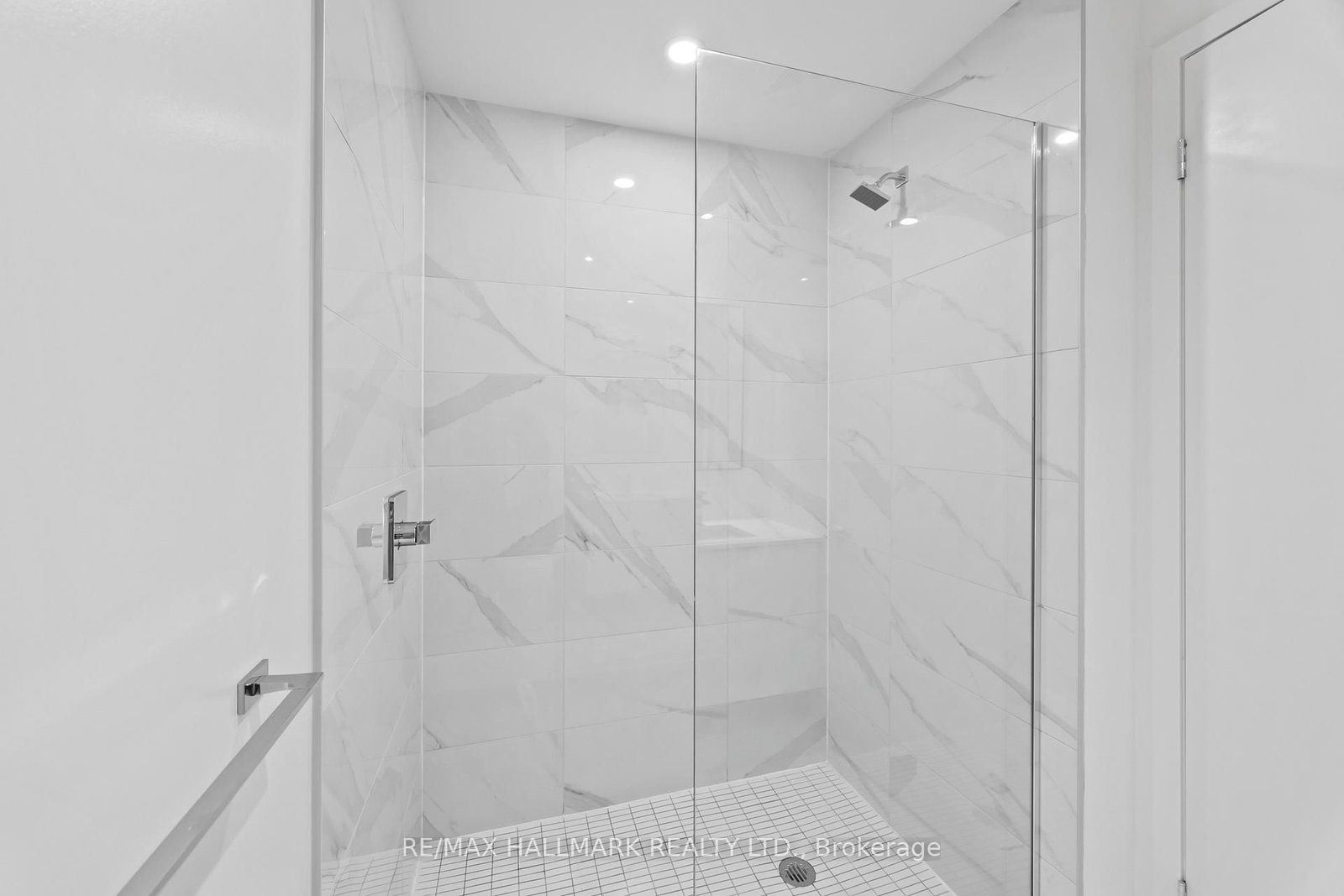 863 St. Clair Avenue W, Unit 403 - Photo 24