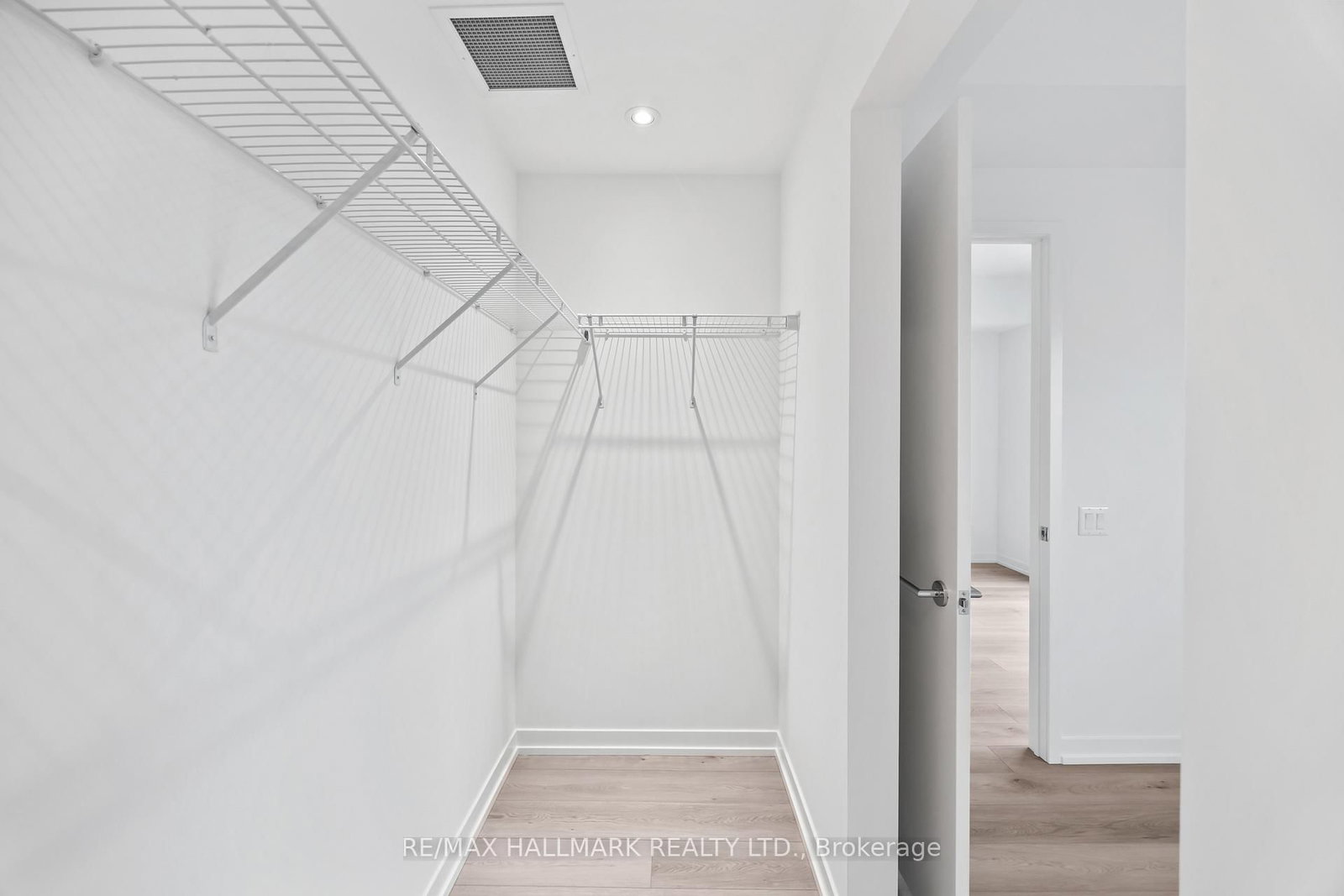 863 St. Clair Avenue W, Unit 403 - Photo 27