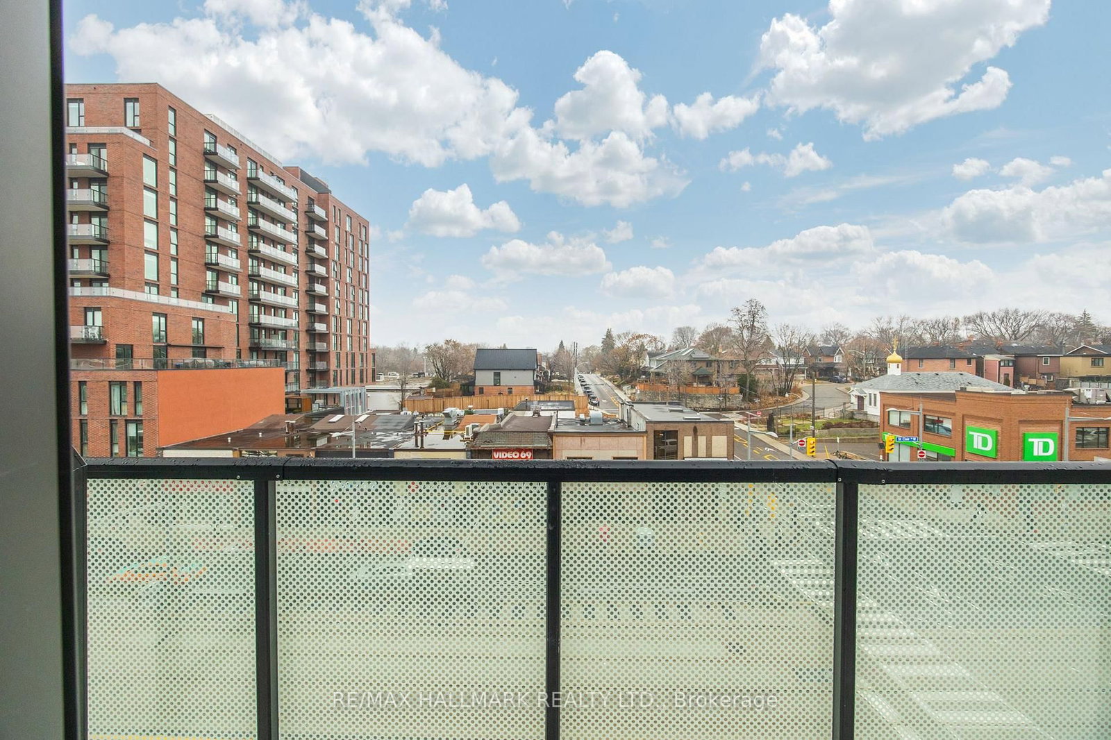 863 St. Clair Avenue W, Unit 403 - Photo 32