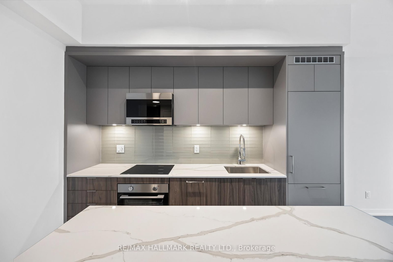 863 St. Clair Avenue W, Unit 403 - Photo 5