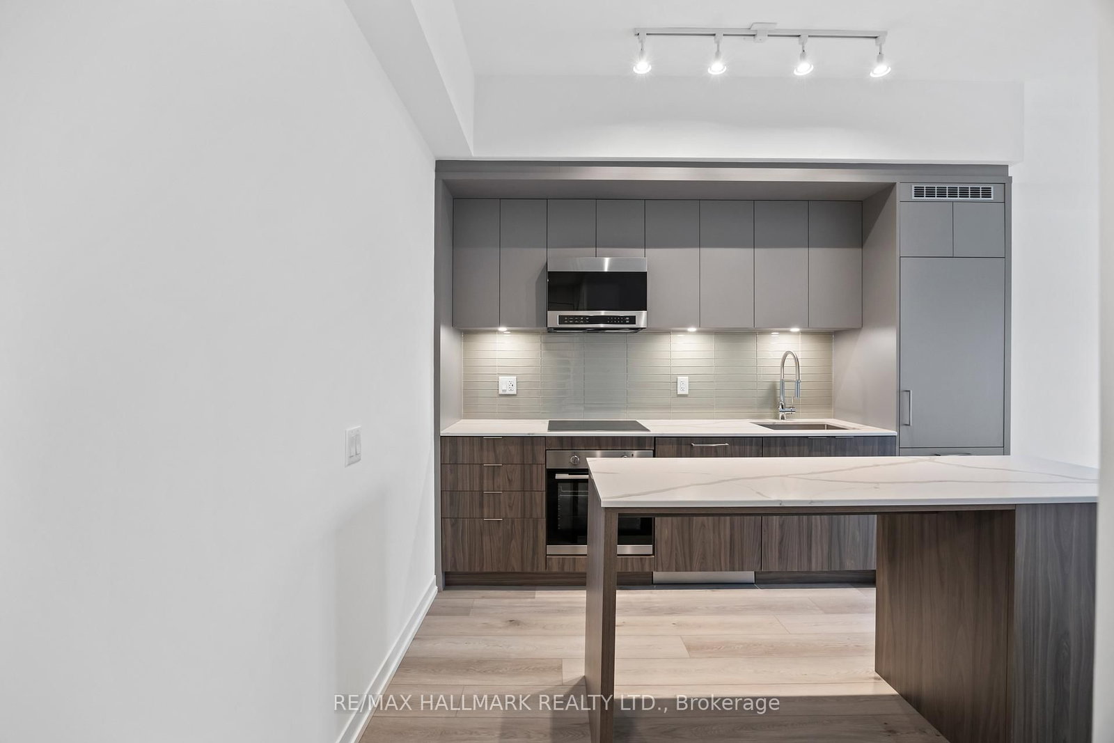 863 St. Clair Avenue W, Unit 403 - Photo 6