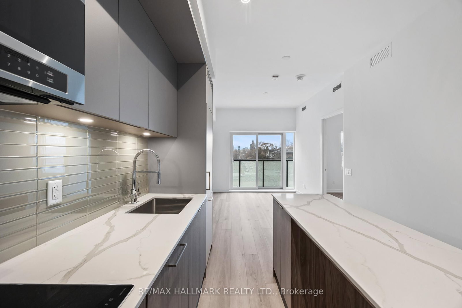 863 St. Clair Avenue W, Unit 403 - Photo 7