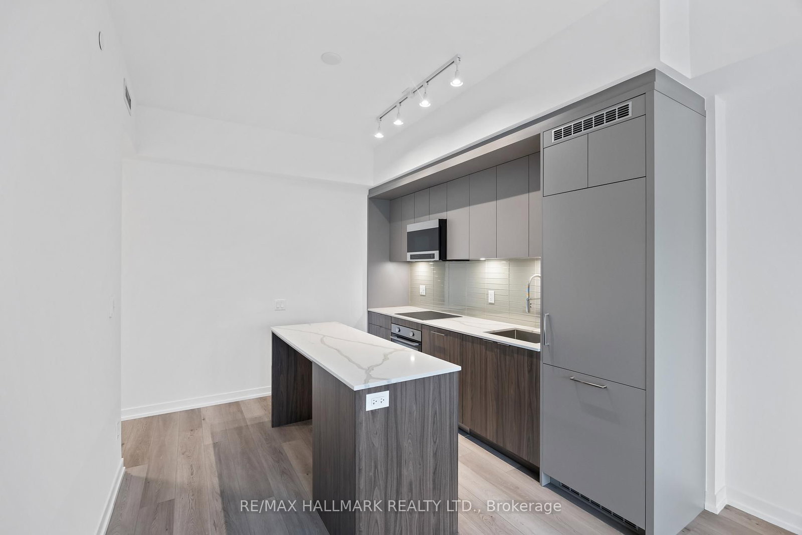 863 St. Clair Avenue W, Unit 403 - Photo 9