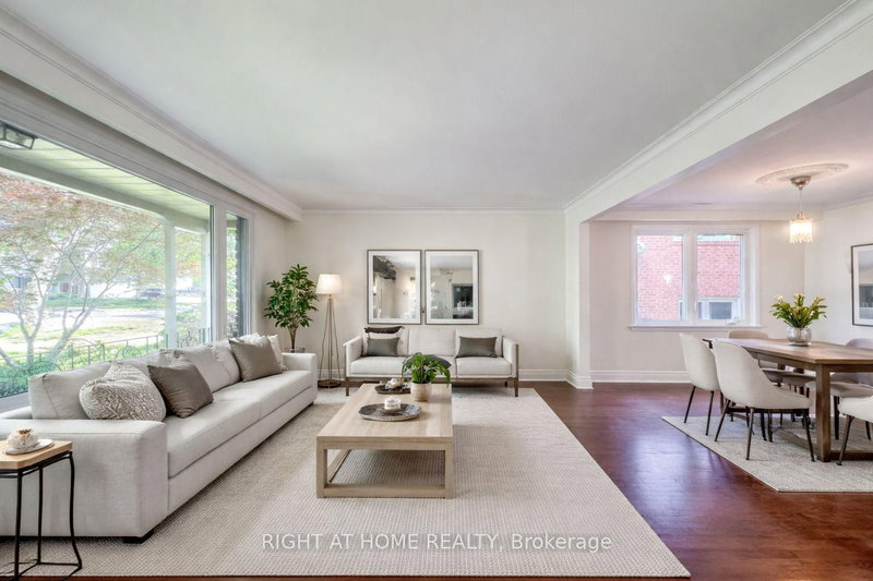 15 Foursome Cres, Toronto, M2P 1W1 | Image 2