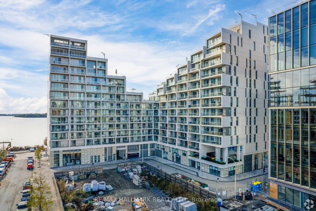 221 - 118 Merchants Wharf