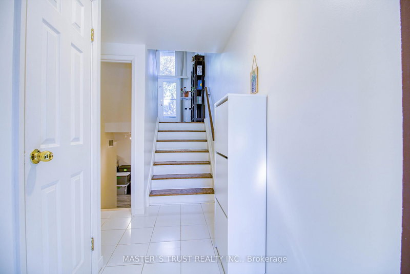 20 Sego Royalway, Toronto, M2H 1L4 | Image 3