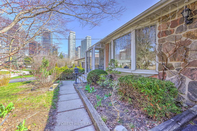 63 Hopperton Dr, Toronto, M2L 2S7 | Image 2