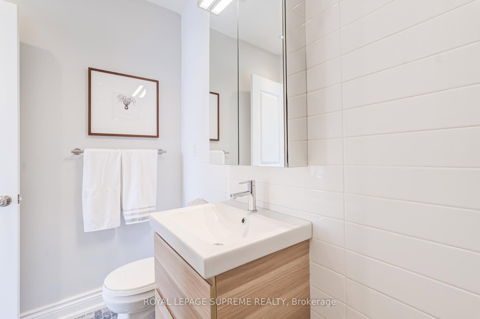 1612 Dundas Street W - Photo 27