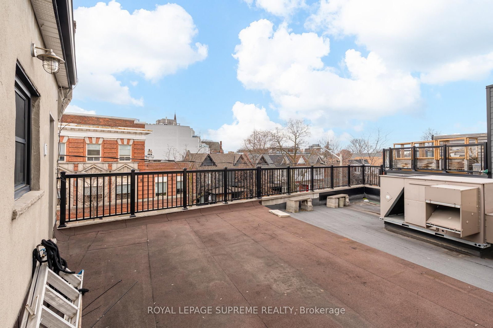 1612 Dundas Street W - Photo 36