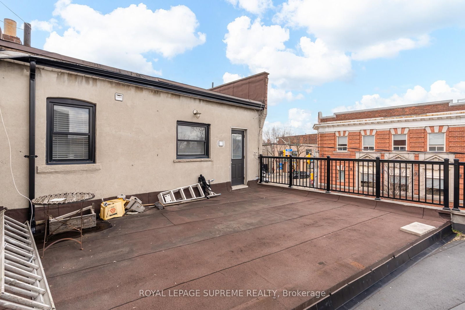 1612 Dundas Street W - Photo 37