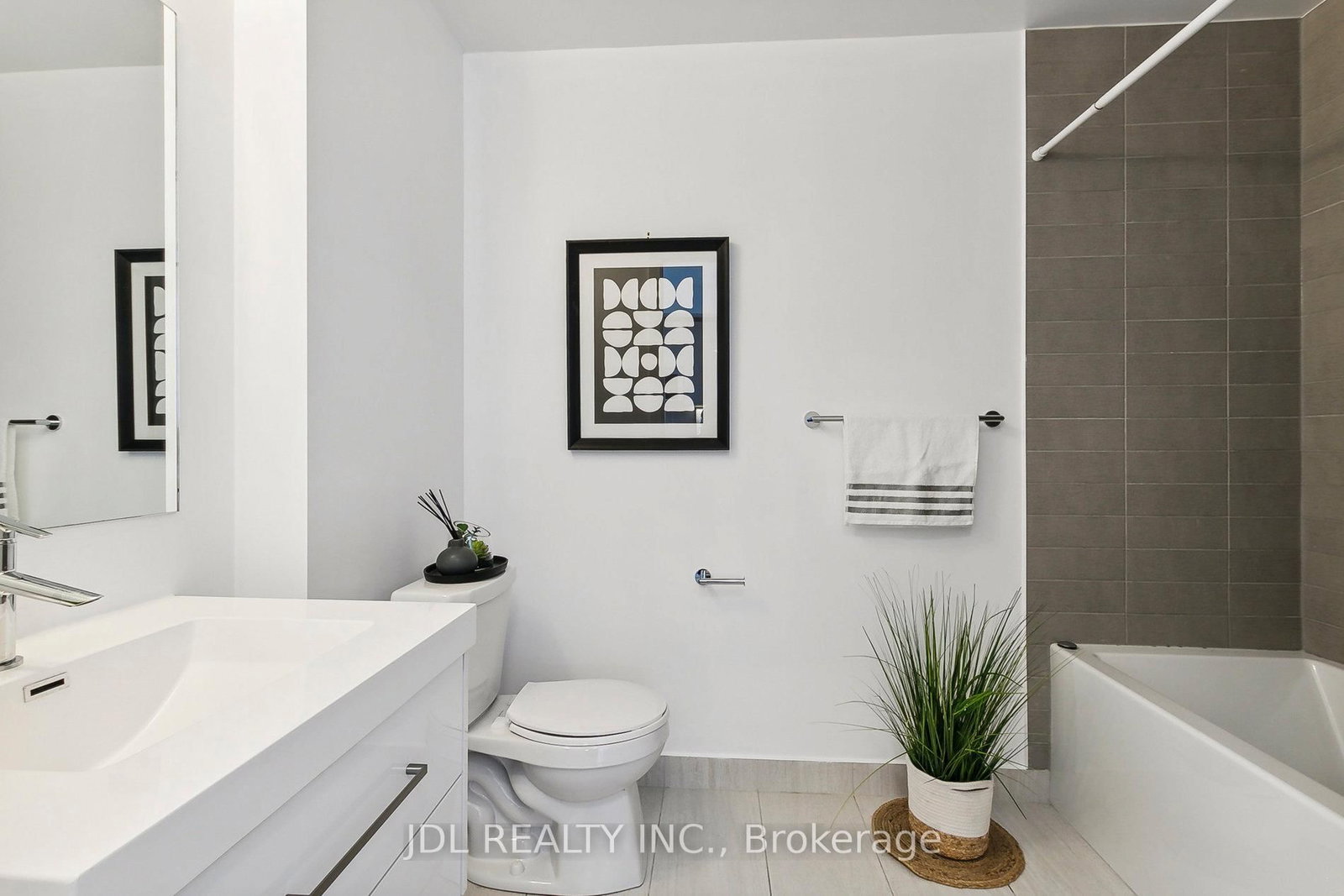 403 Church Street, Unit 3911 - Photo 32