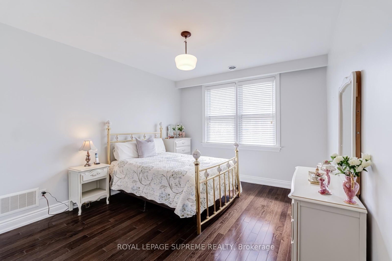 1612 Dundas Street W - Photo 23