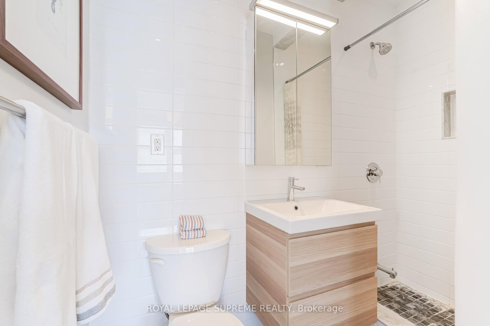 1612 Dundas Street W - Photo 26