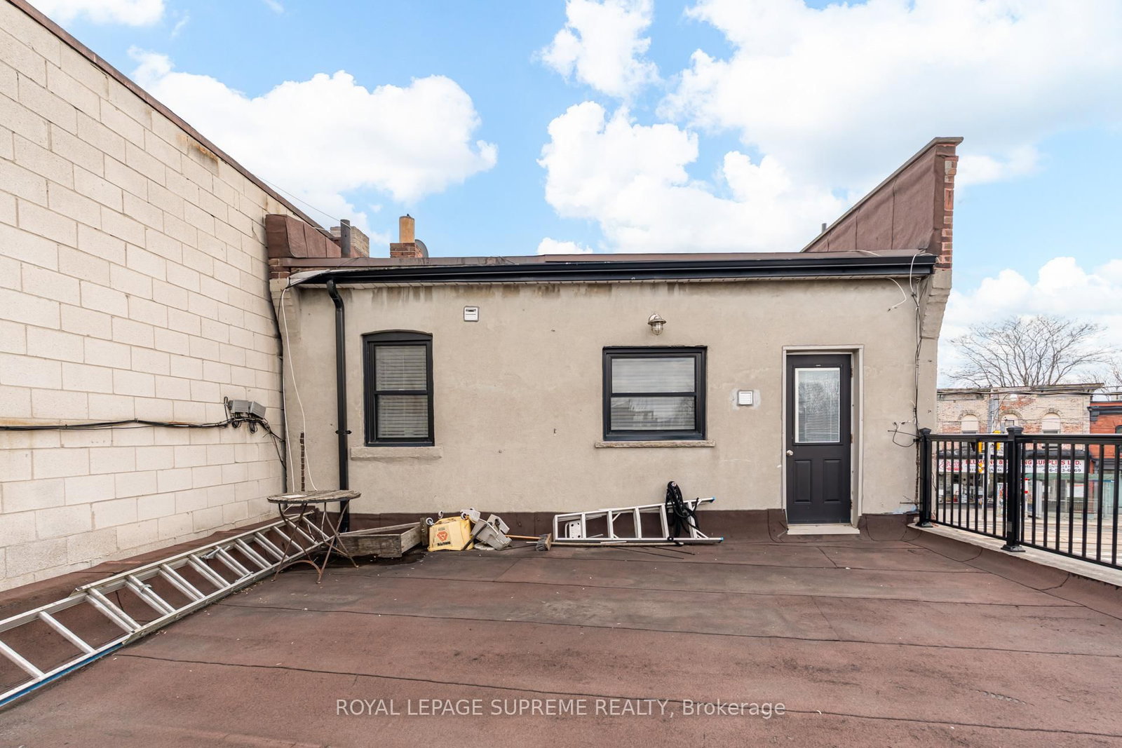 1612 Dundas Street W - Photo 38