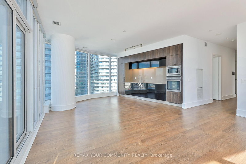 3410 - 10 York St, Toronto, M5J 0E1 | Image 2