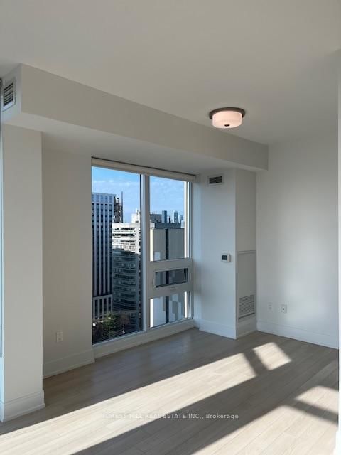 310 Tweedsmuir Avenue, Unit 1702 - Photo 15