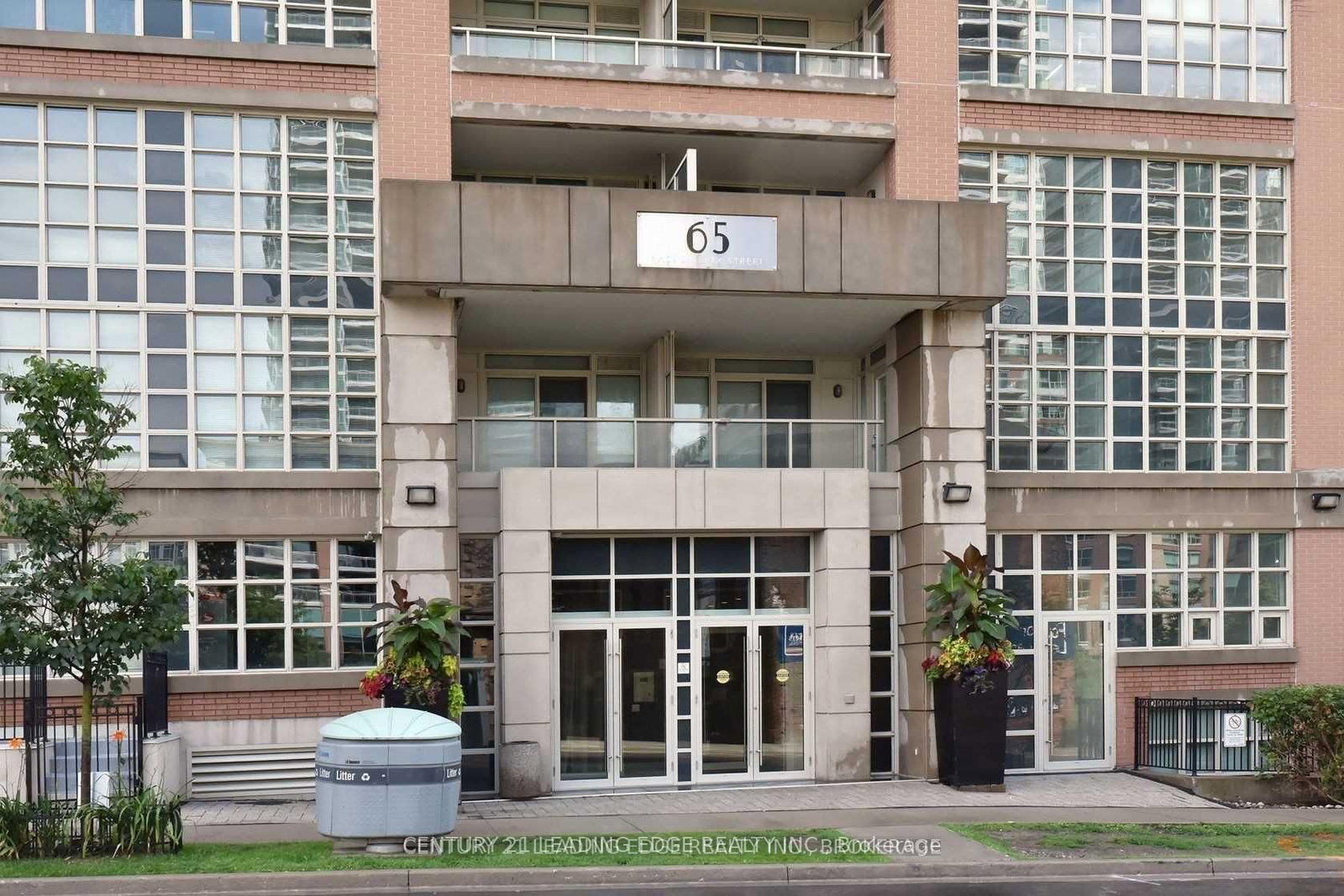 65 East Liberty Street, Unit 423 - Photo 2