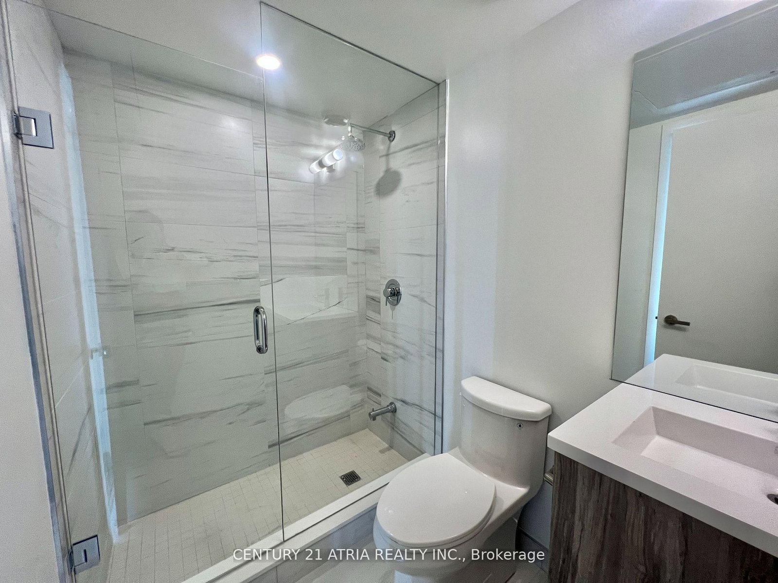 138 Downes Street, Unit 3311 - Photo 14