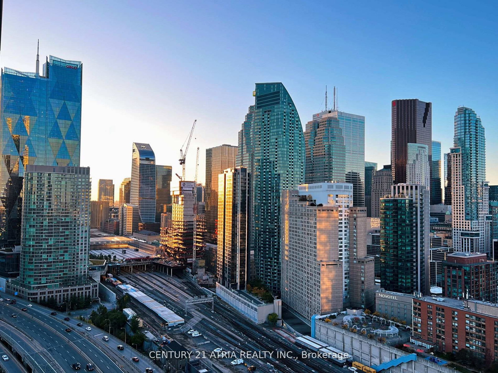 138 Downes Street, Unit 3311 - Photo 5