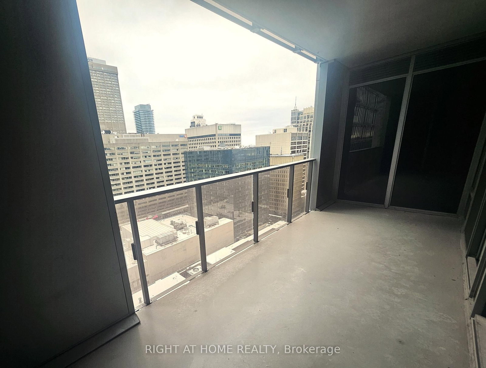 11 Yorkville Avenue, Unit 1711 - Photo 10