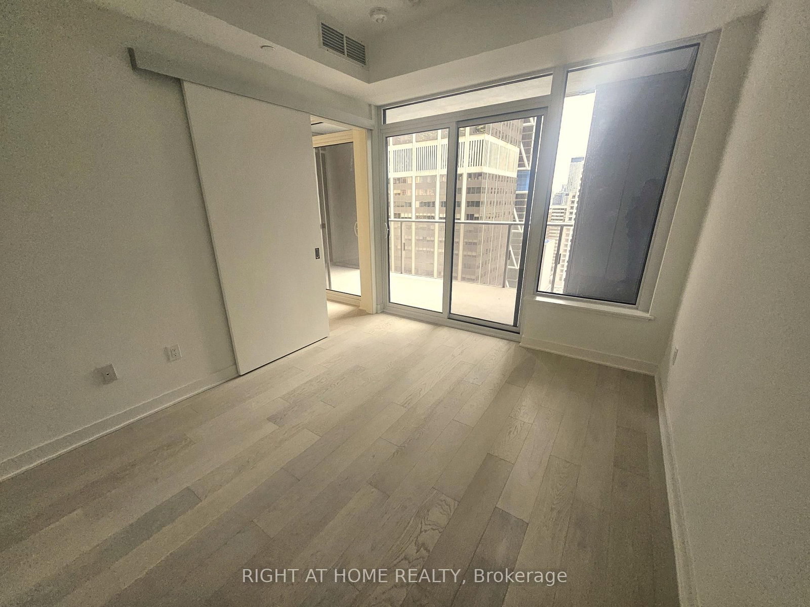 11 Yorkville Avenue, Unit 1711 - Photo 12