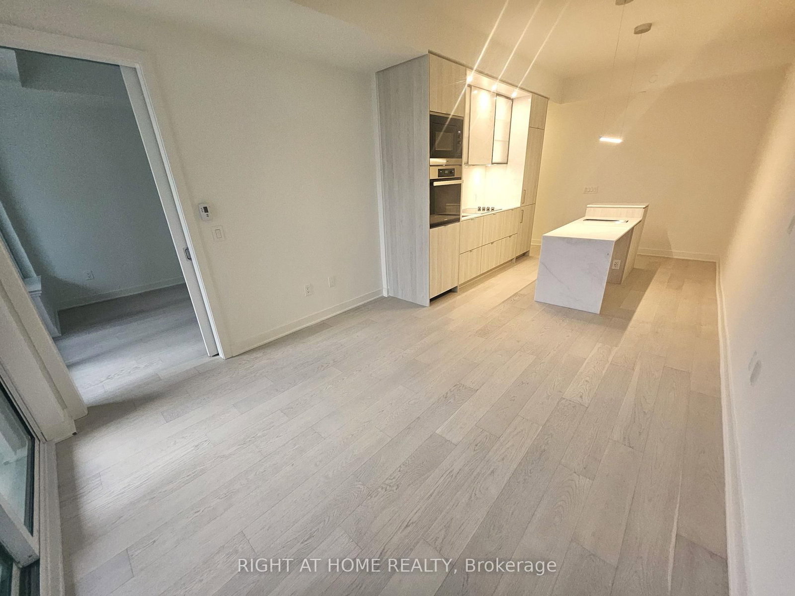 11 Yorkville Avenue, Unit 1711 - Photo 14