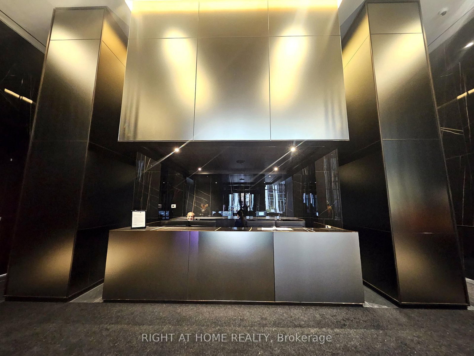 11 Yorkville Avenue, Unit 1711 - Photo 3