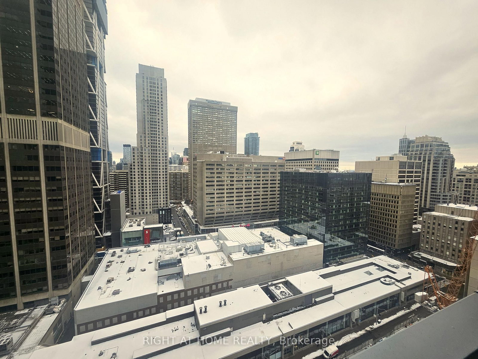 11 Yorkville Avenue, Unit 1711 - Photo 9